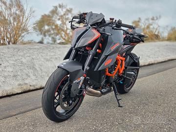 KTM 1290 Super Duke R, anno 2021 Tenuta da Amatore