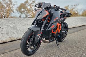 KTM 1290 Super Duke R, anno 2021 Tenuta da Amatore