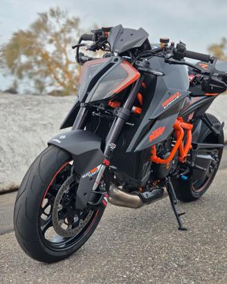 KTM 1290 Super Duke R, anno 2021 Tenuta da Amatore