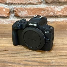 Canon EOS R100 Pari al Nuovo