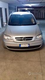 Opel Zafira con gancio traino