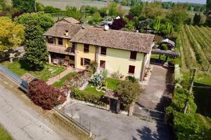 CASA SEMINDIPENDENTE A NOVELLARA