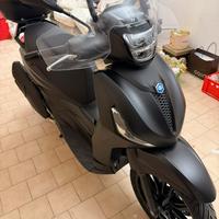 Piaggio Beverly ABS 400 Deep Black HPE