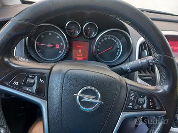 opel astra j 2011