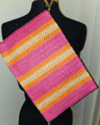 Borsa pochette in rafia