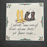 Piastrella da appendere