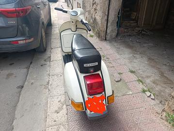 Vespa 150 PX E