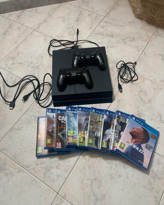 PlayStation 4 con 2 controller e 9 giochi