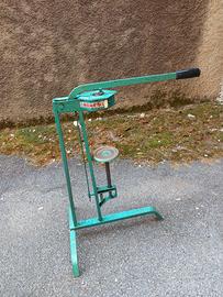 tappatrice Mondial per tappi in sughero 
