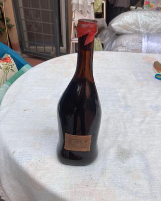 bottiglia di vino Gattinara Travaglini 1967