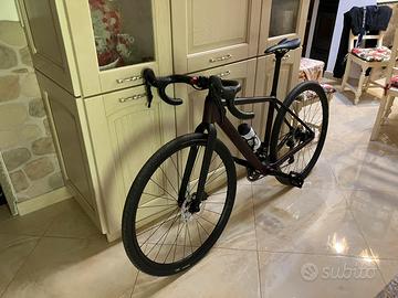 Bici Gravel Stevens camino full carbonio