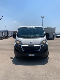 Peugeot boxer furgone rivestito in cover