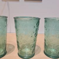 bicchieri azzurri da acqua