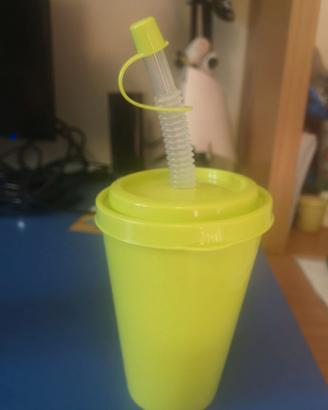 Bicchiere plastica con coperchio e cannuccia