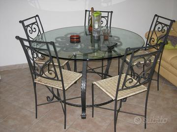 Tavolo in ferro battuto