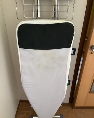 Asse da stiro con porta panni e porta ferro in acc