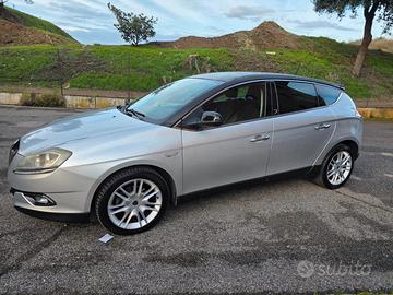 lancia delta platinum 1.6 120cv