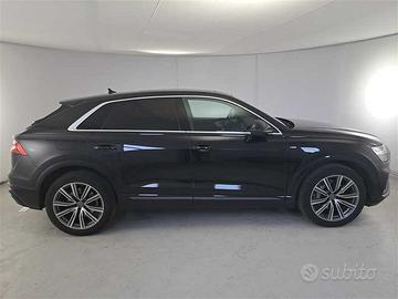 AUDI Q8 50 TDI MHEV 210kW quattro tiptronic Sport