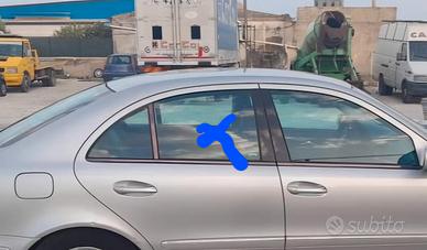 finestrino auto mercedes w211 posteriore 