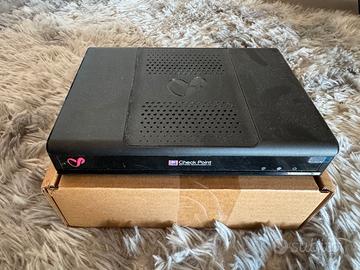 Firewall Checkpoint QUANTUM SPARK 1550 V-80 SG1550