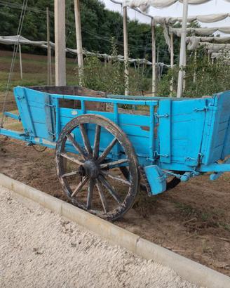 Carro in legno antico