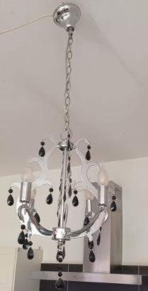 Moderno lampadario a gocce di vetro colorato