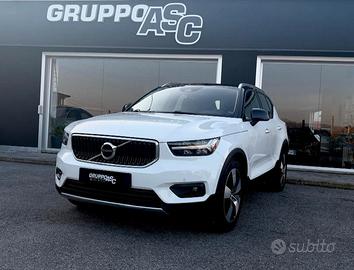Volvo XC40 2.0 d3 150 CV Momentum 2WD