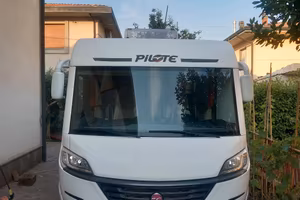 Camper Motorhome Pilote G740