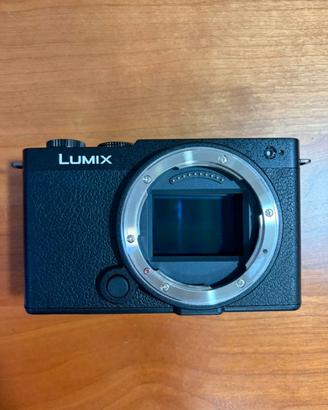 Panasonic Lumix S9