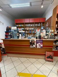 Arredamento negozio in condizioni ottime