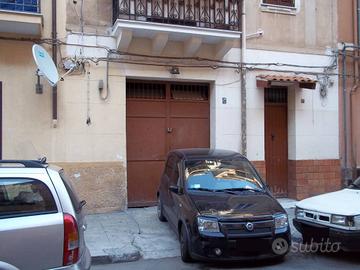 RIMESSAGGIO - MAGAZZINO: VIA PAOLO EMILIANI GIUDIC