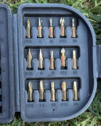 Set Inserti e Chiavi a Tubo Black & Decker 32pezzi