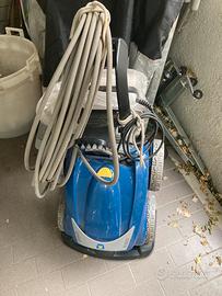 Robot pulisci piscina