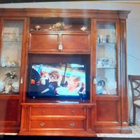 Soggiorno classico con tavolo e 6 sedie