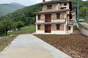 Villa di 305 m² con più di 5 locali a Cantalice