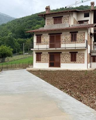 Villa di 305 m² con più di 5 locali a Cantalice