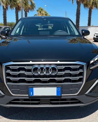 Audi Q2 30 TDI S tronic Identity Black