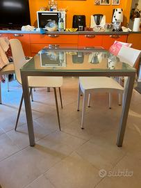 Tavolo in vetro temperato