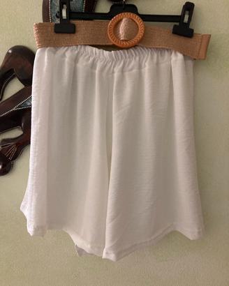 Pantaloncini estivi bianchi