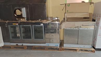 Banco bar con frigorifero e lavello integrato