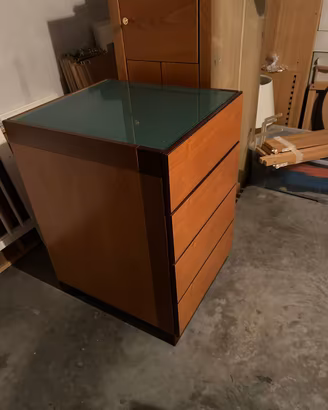 Cassettiera in legno