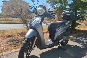 Scooter Kymco People One 125.