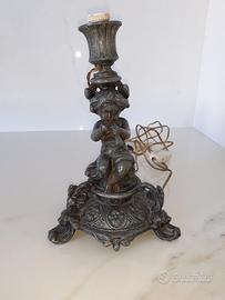 Lampada antica da tavolo in bronzo