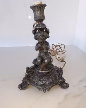 Lampada antica da tavolo in bronzo
