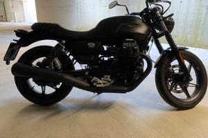 Moto Guzzi V7 Stone 2025