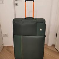 Valigia Roncato nuova. Formato grande.