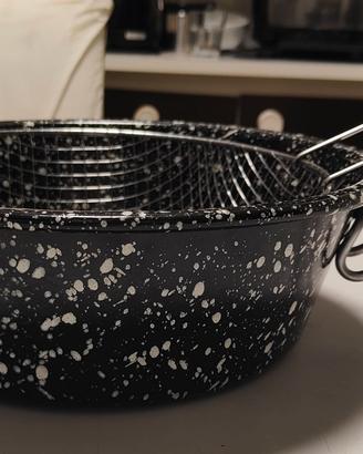 friggitrice in ferro smaltato con cestello 