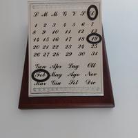 Calendario da tavolo in argento