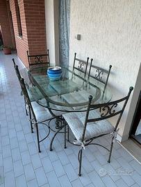 Tavolo esterno con sedie