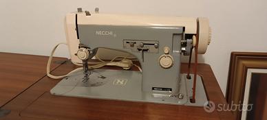 Necchi Macchina per cucito con mobile
